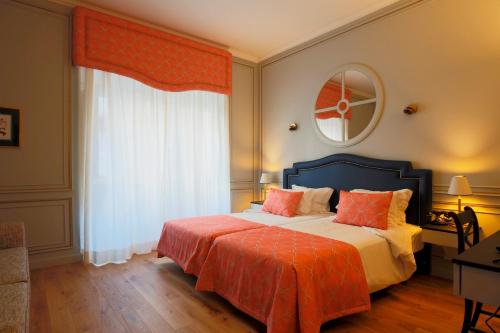 Habitación Triple Clásica del hotel Grande Do Porto. Foto 3