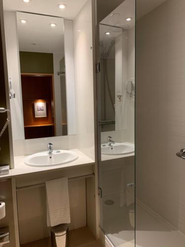 Habitación Doble Estándar del hotel Mercure Porto Gaia. Foto 3