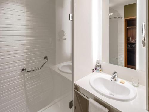 Habitación Doble Estándar del hotel Mercure Porto Gaia. Foto 12