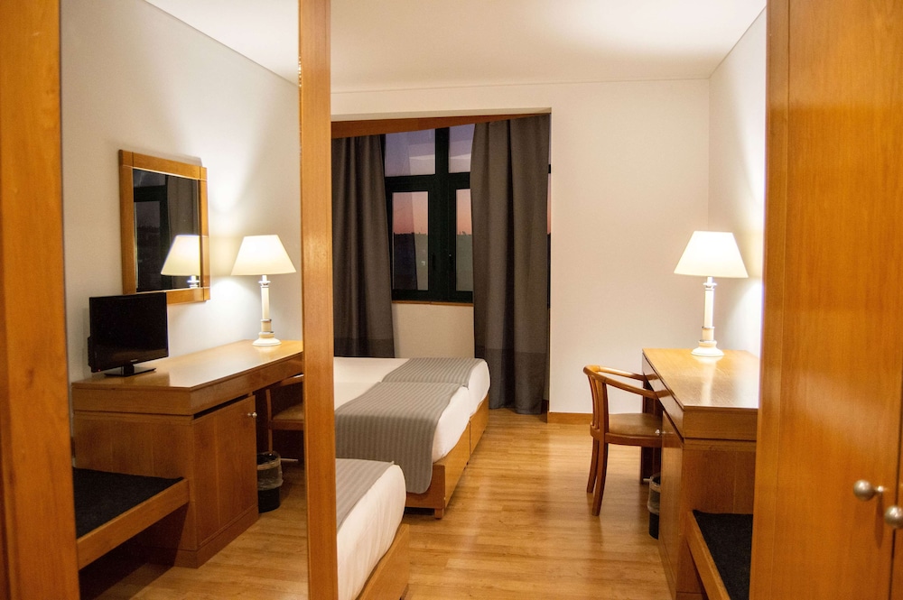 Habitación estándar, 3 camas individuales, no fumadores del hotel Tryp By Wyndham Montijo Parque