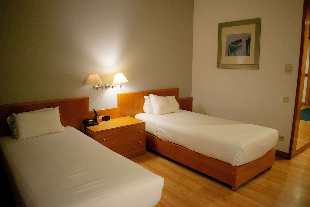 Habitación estándar, 2 camas individuales, no fumadores (Mobility) del hotel Tryp By Wyndham Montijo Parque. Foto 3