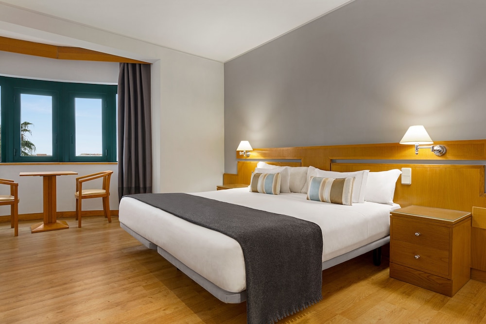 Habitación estándar, 1 cama de matrimonio grande, no fumadores del hotel Tryp By Wyndham Montijo Parque