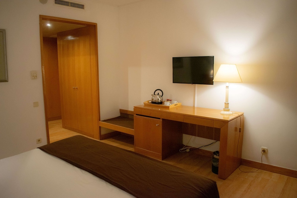 Habitación estándar, 1 cama de matrimonio, no fumadores del hotel Tryp By Wyndham Montijo Parque. Foto 1
