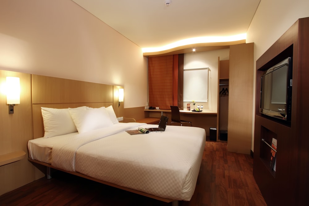 Estándar 1 Cama Doble del hotel Ibis Balikpapan. Foto 2