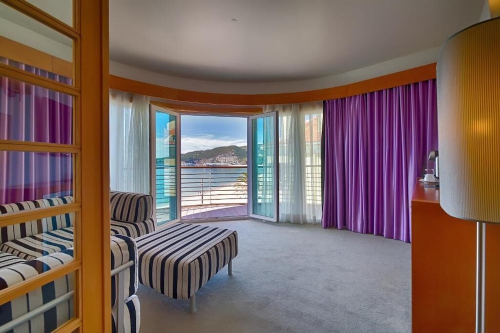 Suite, vistas al mar del hotel Sana Sesimbra