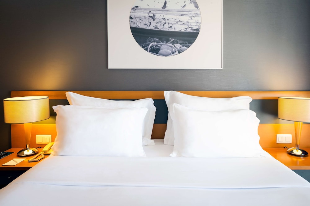 Habitación con 1 cama doble o 2 individuales del hotel Sana Sesimbra. Foto 4
