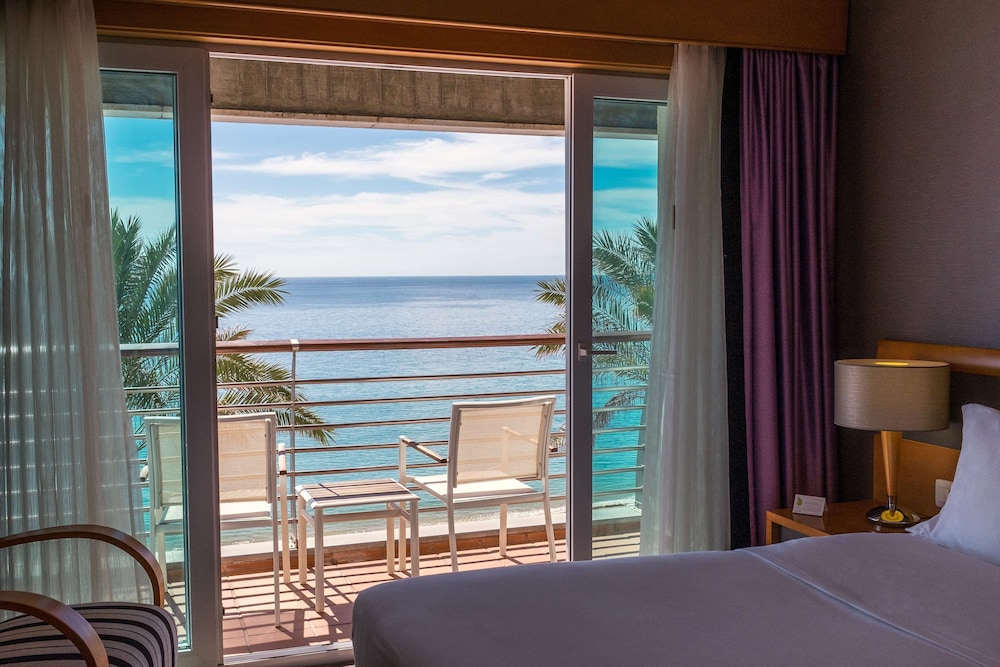 Habitación con 1 cama doble o 2 individuales, vistas al mar del hotel Sana Sesimbra. Foto 6