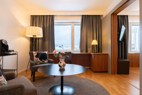 Suite Junior con cama extragrande del hotel Best Western Plus Park City Solna. Foto 2