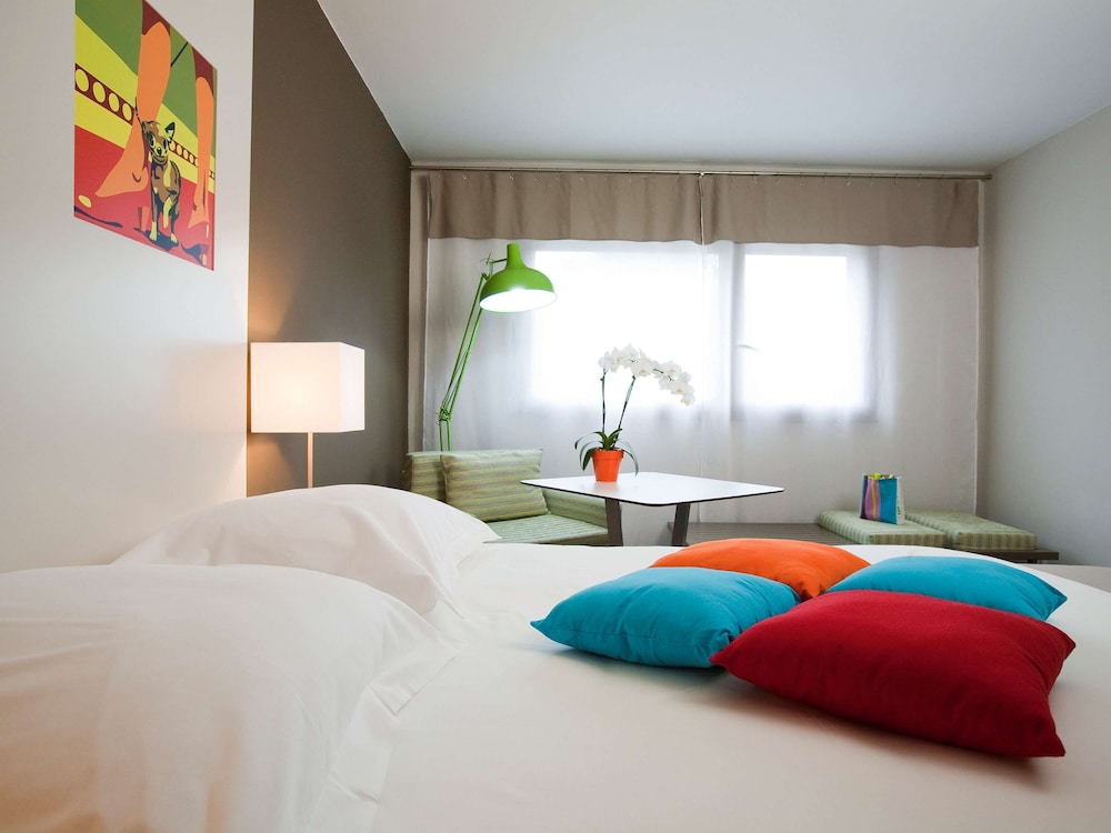 Habitación estándar doble, 1 cama doble del hotel ibis Styles Annemasse Genève. Foto 2