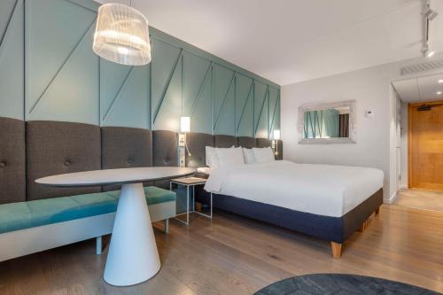 Habitación Executive con vistas a la plaza - para mayores de 25 años del hotel Radisson Blu Scandinavia. Foto 4
