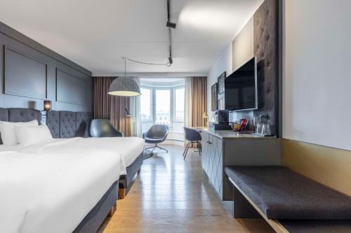 Habitación Executive con vistas a la plaza - para mayores de 25 años del hotel Radisson Blu Scandinavia. Foto 7