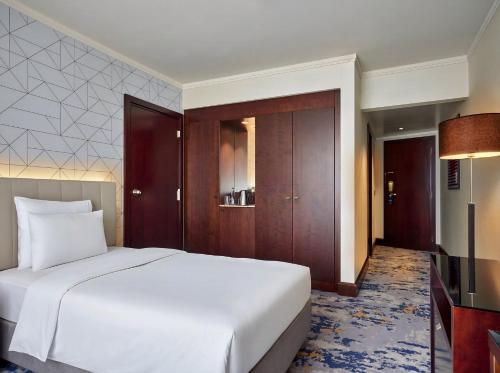 Habitación Estándar - Adaptada para personas con movilidad reducida del hotel Crowne Plaza Bratislava, An Ihg. Foto 4
