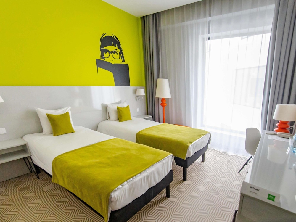 Habitación estándar con 2 camas individuales del hotel Ibis Styles Wroclaw Centrum. Foto 5