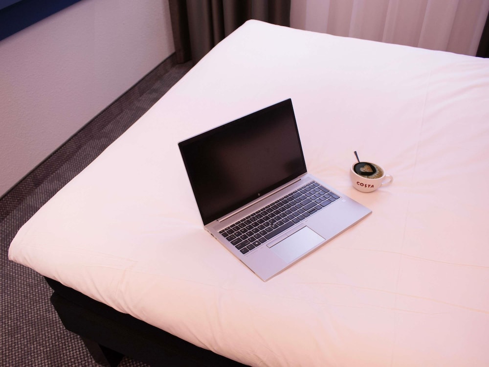 Habitación Deluxe con 1 cama doble del hotel Ibis Katowice Zabrze. Foto 6