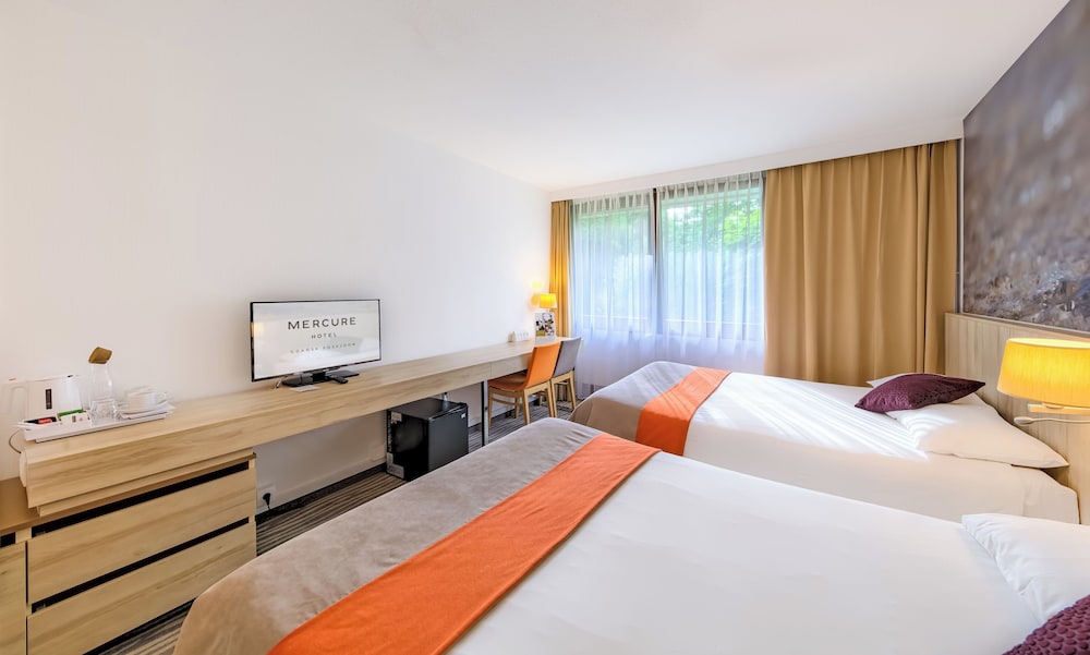 Habitación Clásica Cómoda con 2 camas dobles sin balcón del hotel Mercure Gdansk Posejdon. Foto 3