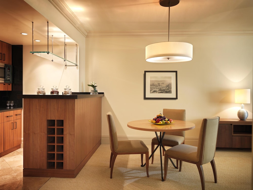 Gran Suite King, Vistas al Bósforo del hotel Grand Hyatt Istanbul. Foto 3