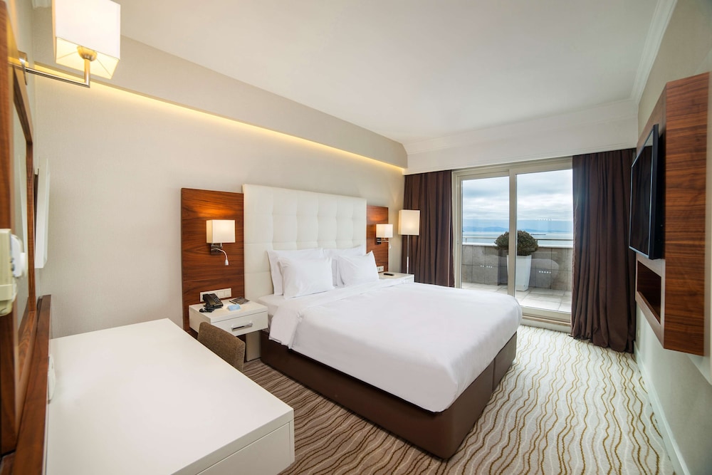 Suite, balcón, vistas al mar del hotel Radisson President Old Town Istanbul