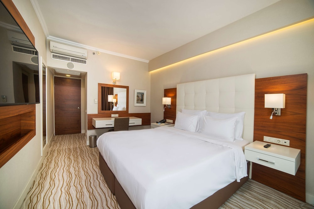Suite, balcón, vistas al mar del hotel Radisson President Old Town Istanbul. Foto 4