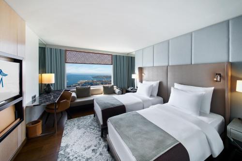 Habitación Doble Deluxe con vistas al Bósforo - 1 o 2 camas del hotel The Marmara Taksim. Foto 5