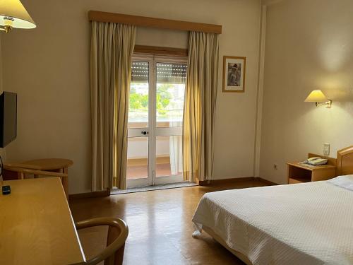 Habitación Doble con vistas al río del hotel Grande Dom Dinis. Foto 2