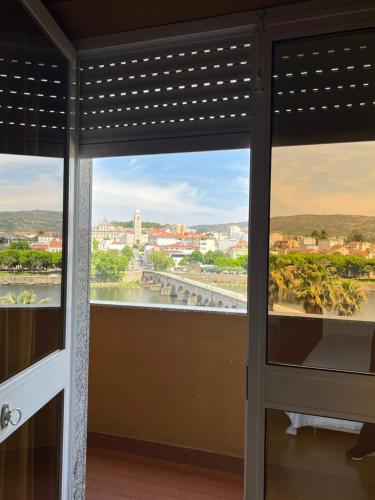 Habitación Doble con vistas al río del hotel Grande Dom Dinis. Foto 4
