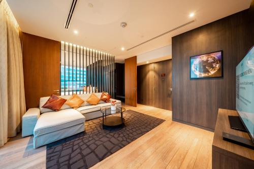 Habitación AMARA con acceso al salón y beneficios especiales del hotel Amara Bangkok - Sha Plus. Foto 4