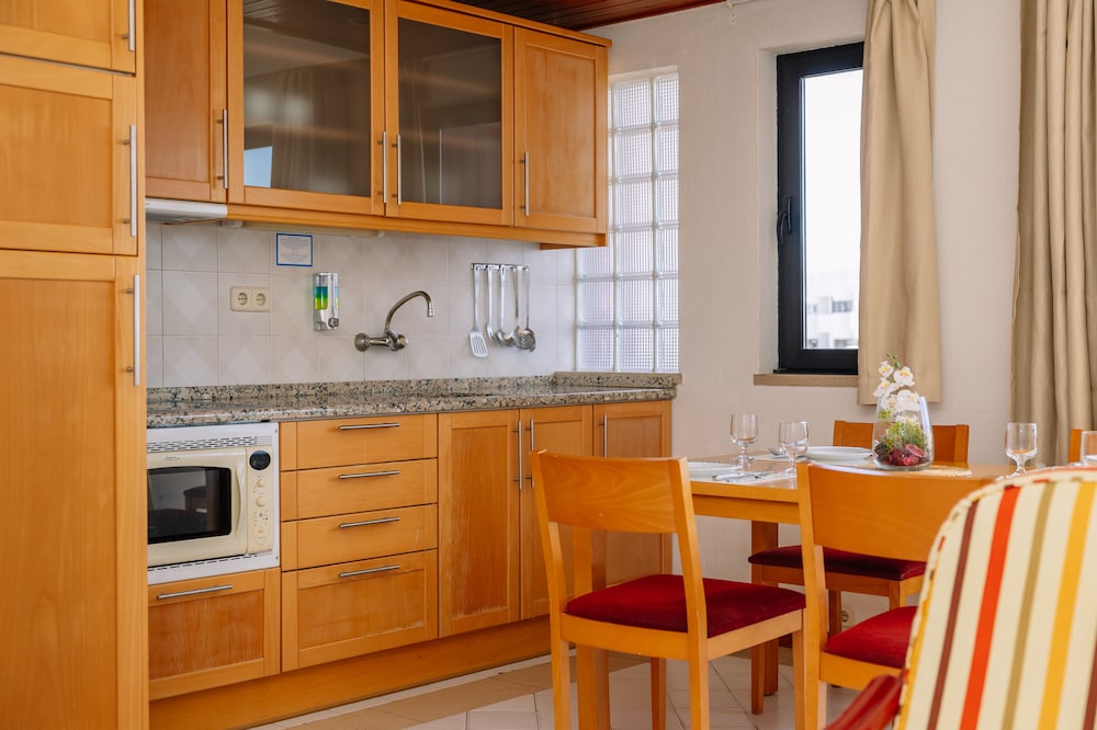 Apartamento superior, 2 habitaciones del hotel Muthu Oura Praia. Foto 5