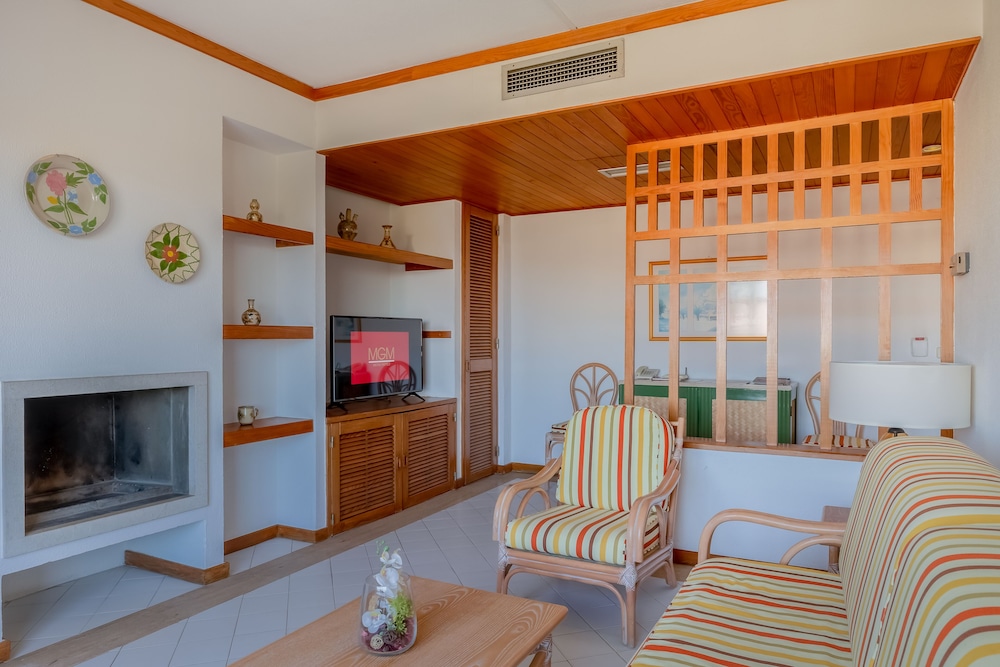 Apartamento superior, 1 habitación del hotel Muthu Oura Praia. Foto 5