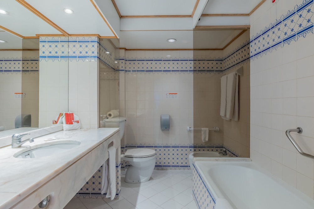 Apartamento Deluxe, 1 habitación del hotel Muthu Oura Praia. Foto 6