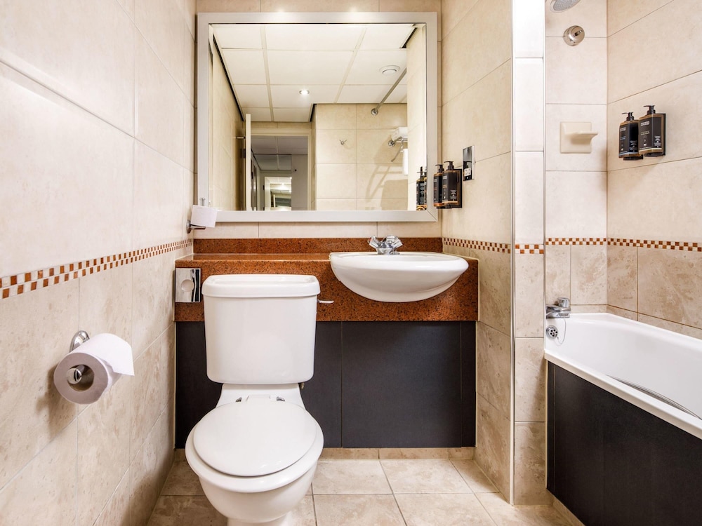 Habitación clásica con 2 camas individuales del hotel Mercure Chester Abbots Well. Foto 2