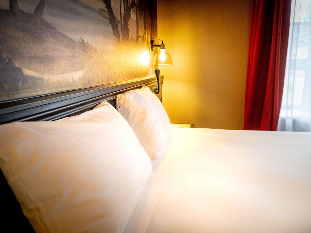 Habitación estándar con 1 cama queen - size del hotel Mercure Rochefort La Corderie Royale. Foto 4