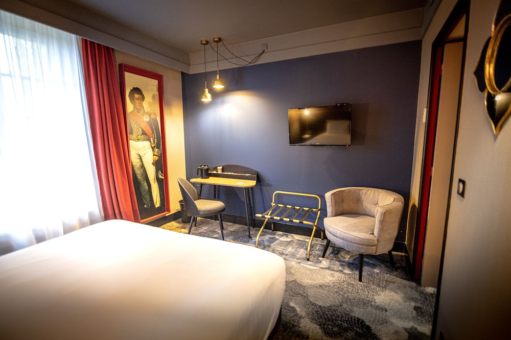 Habitación Estándar con 1 cama king - size del hotel Mercure Rochefort La Corderie Royale. Foto 2