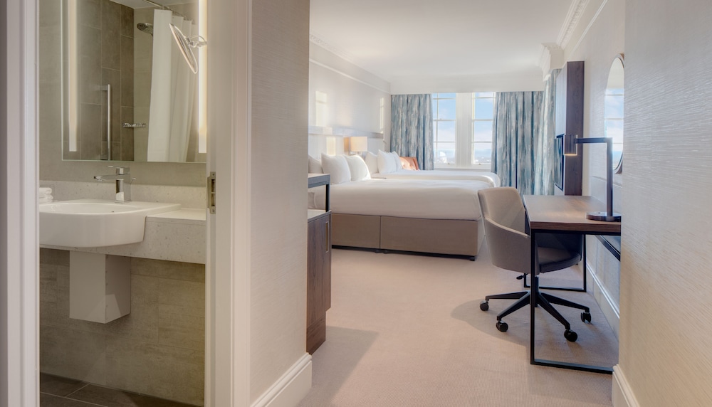 Habitación Deluxe, 2 camas dobles del hotel Hilton Edinburgh Carlton. Foto 1