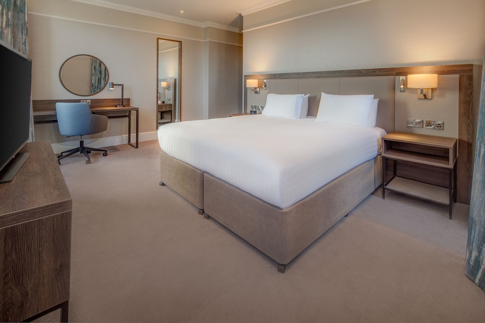 Suite junior, 1 cama de matrimonio grande (Lounge Access) del hotel Hilton Edinburgh Carlton. Foto 1