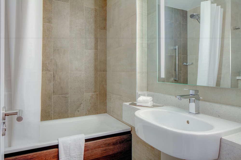 Habitación doble 1 Cama king del hotel Hilton Edinburgh Carlton. Foto 4