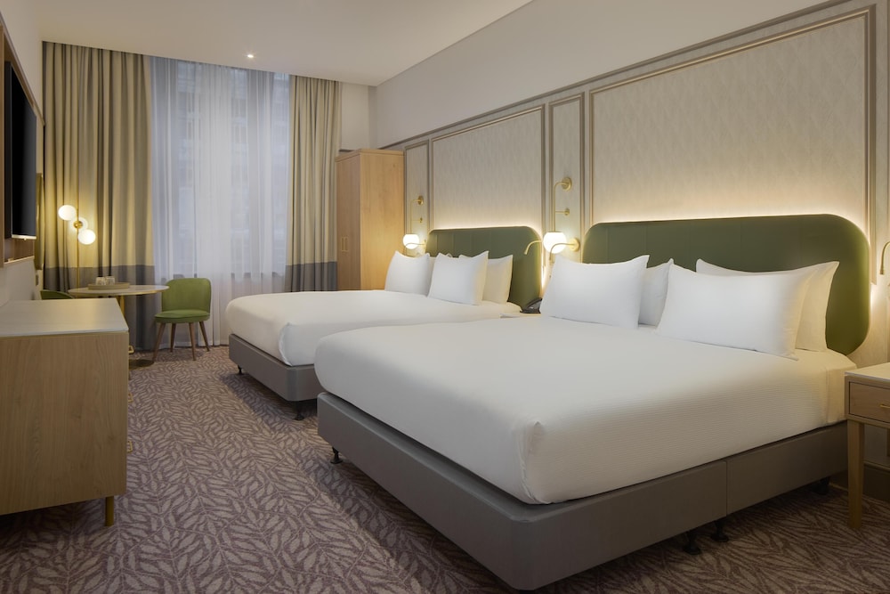 Habitación doble 1 Cama king del hotel Hilton Edinburgh Carlton. Foto 7