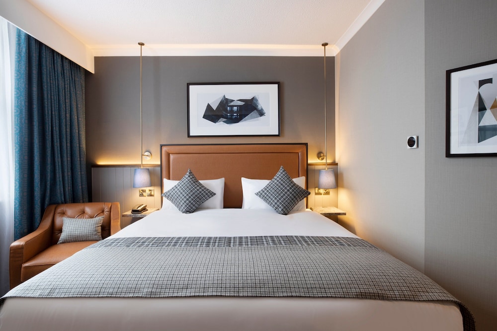 Habitación Doble Superior del hotel Leonardo Royal Hotel Edinburgh. Foto 1