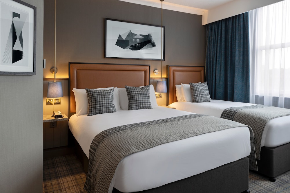 Habitación ejecutiva con 1 cama doble o 2 individuales del hotel Leonardo Royal Hotel Edinburgh. Foto 1