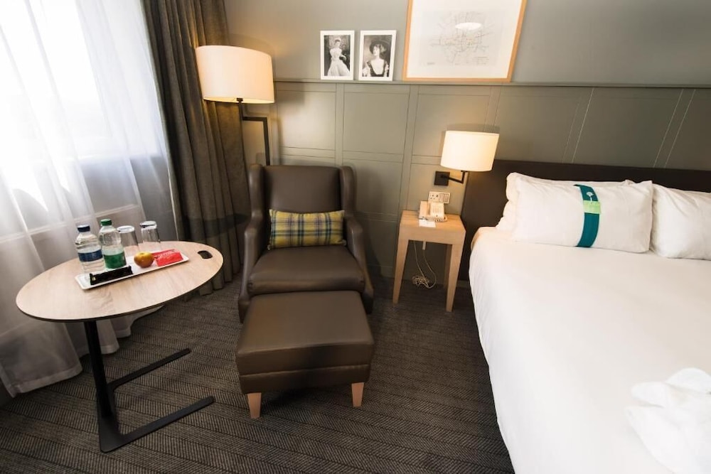 Habitación Premium del hotel Holiday Inn Edinburgh Zoo by IHG. Foto 1