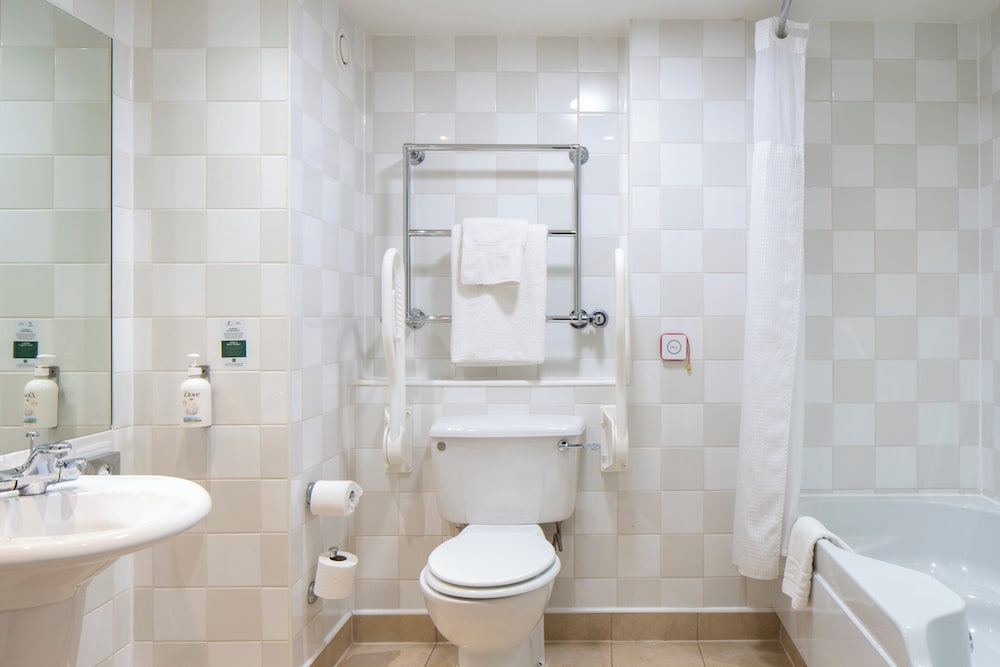 Habitación estándar, 1 cama doble, accesible para personas con discapacidad del hotel Holiday Inn Edinburgh Zoo by IHG. Foto 4