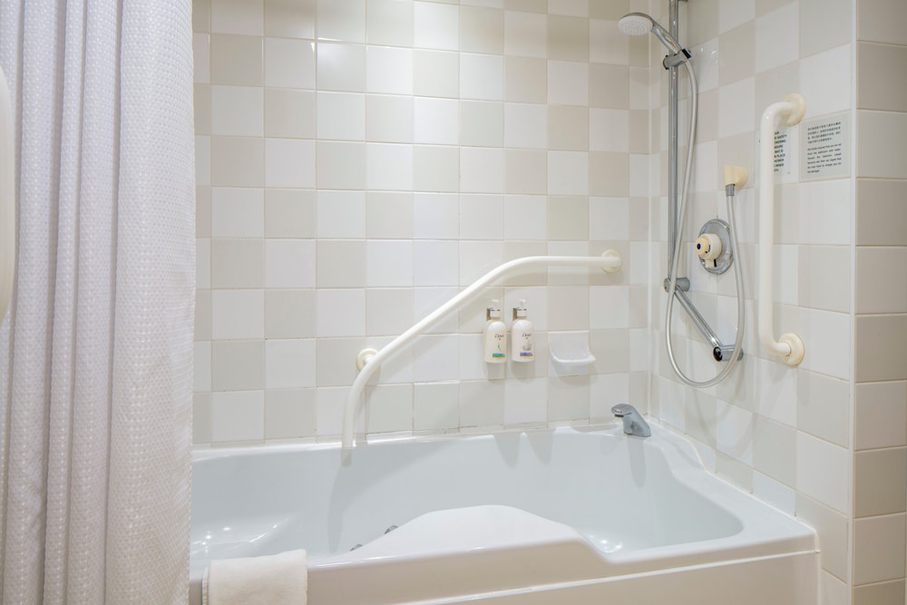 Habitación estándar, 1 cama doble, accesible para personas con discapacidad del hotel Holiday Inn Edinburgh Zoo by IHG. Foto 8