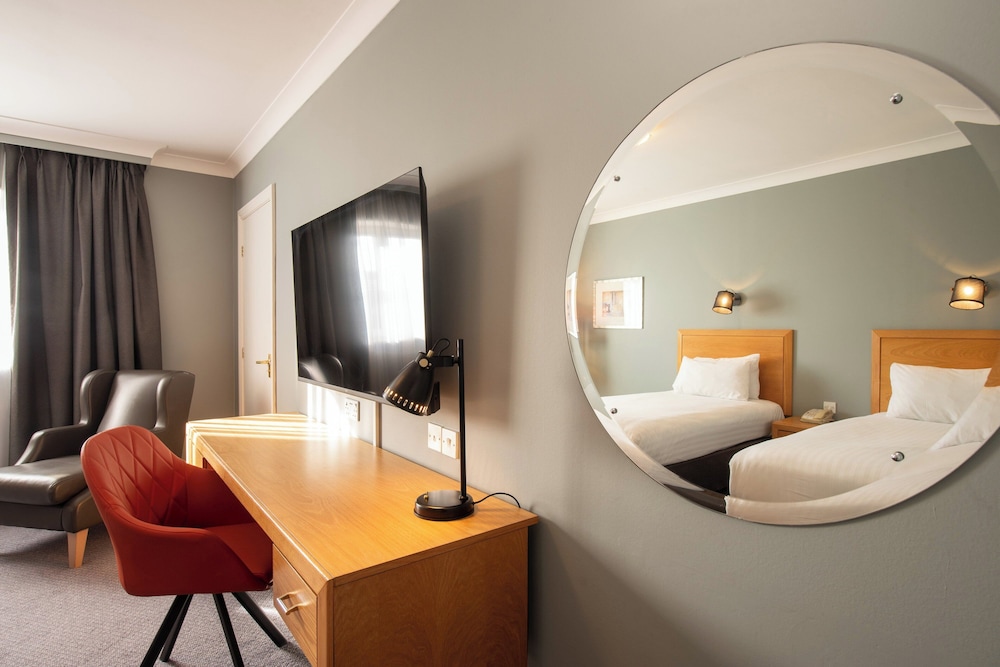 Habitación estándar, 2 camas individuales del hotel Holiday Inn Edinburgh Zoo by IHG. Foto 5