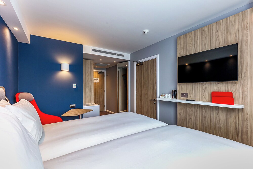 Habitación estándar, 2 camas individuales del hotel Holiday Inn Express Edinburgh City West, An Ihg. Foto 10