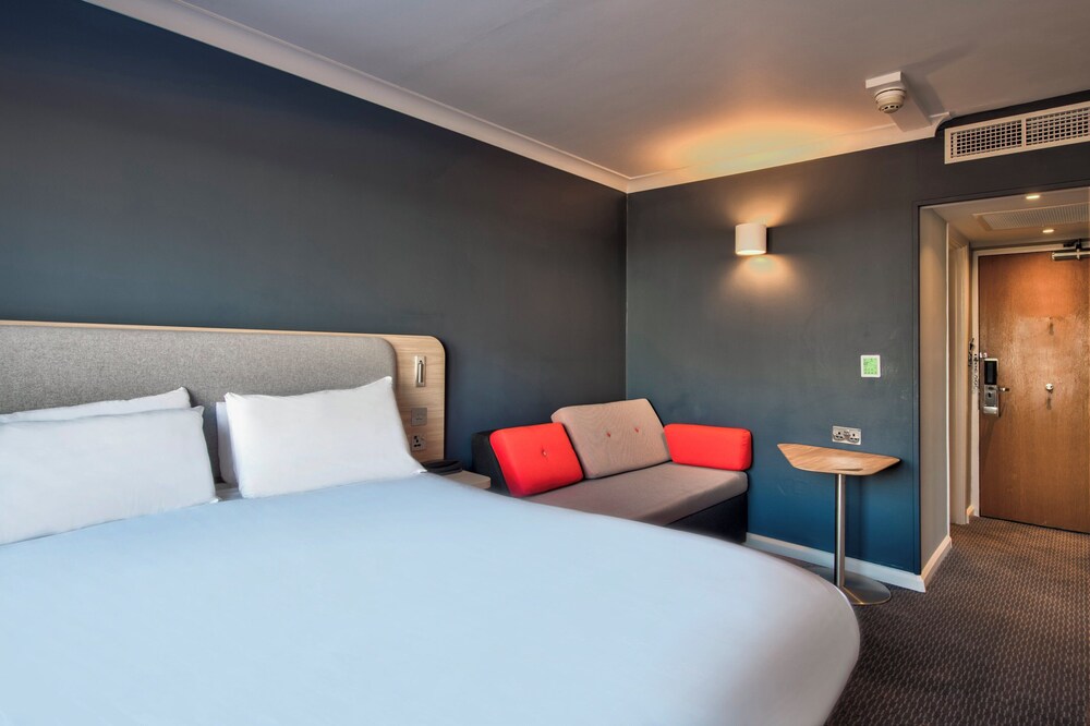 Habitación estándar, 1 cama doble con sofá cama del hotel Holiday Inn Express Edinburgh City West, An Ihg. Foto 9