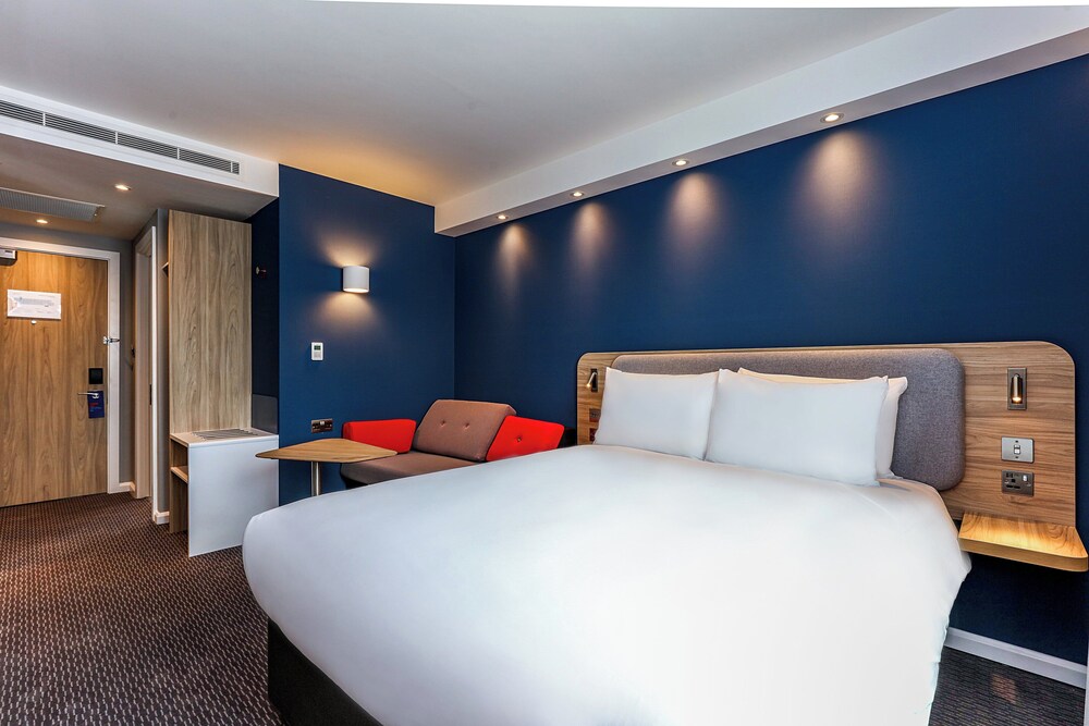 Habitación doble Sofá Cama incluido 1 Cama doble Normal del hotel Holiday Inn Express Edinburgh City West, An Ihg. Foto 12