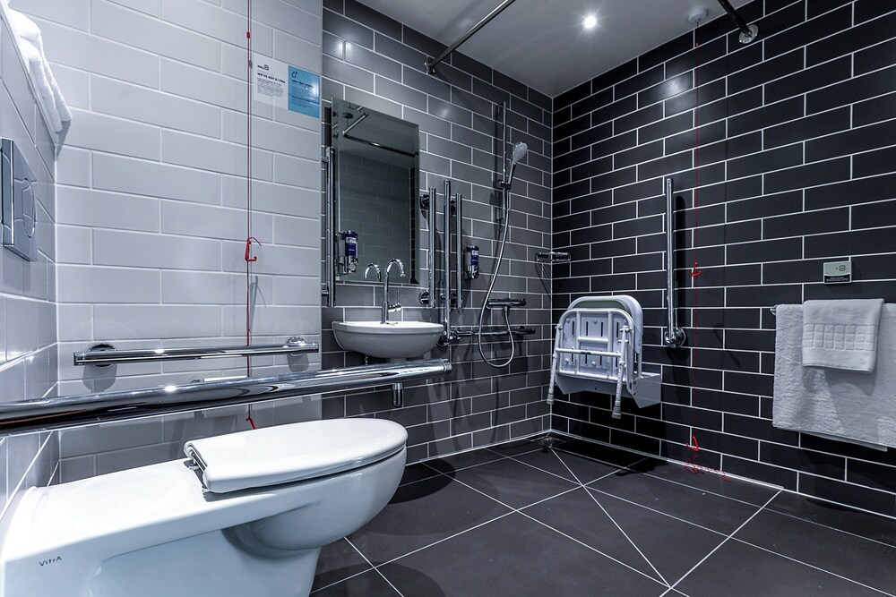 Habitación, 1 cama doble, accesible para personas con discapacidad del hotel Holiday Inn Express Edinburgh City West, An Ihg. Foto 5