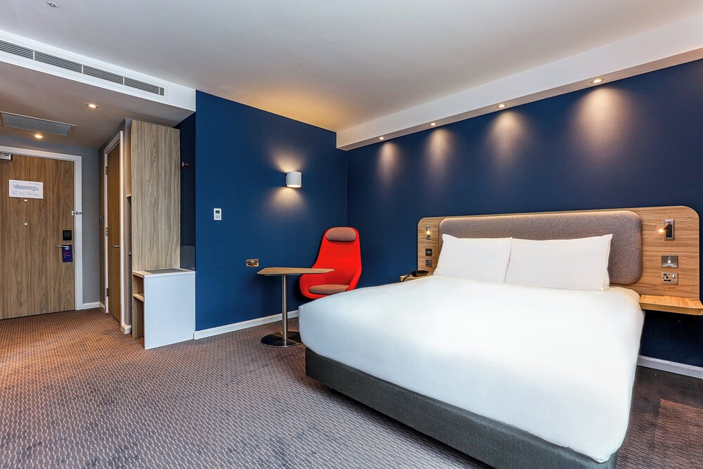 Habitación, 1 cama doble, accesible para personas con discapacidad del hotel Holiday Inn Express Edinburgh City West, An Ihg. Foto 7