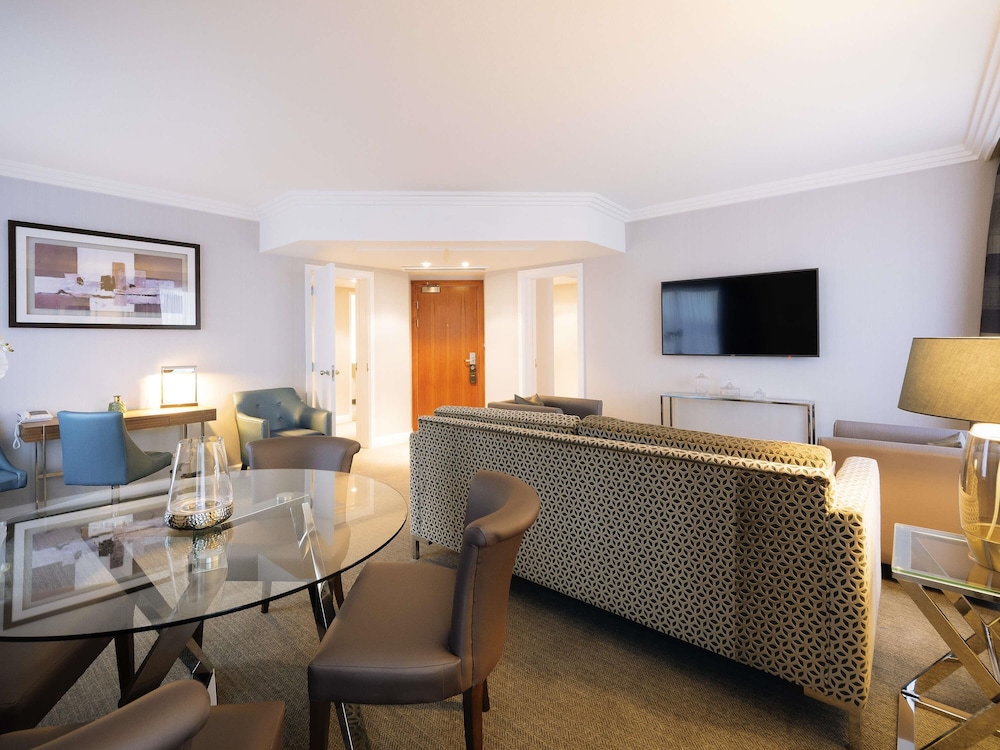 Suite Prestige con 1 Cama Queen del hotel Sofitel London Gatwick. Foto 9