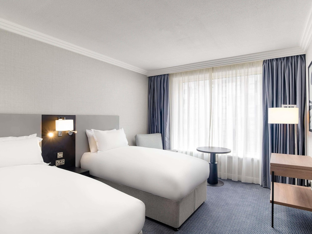 Habitación Clásica - 2 camas individuales del hotel Sofitel London Gatwick. Foto 3