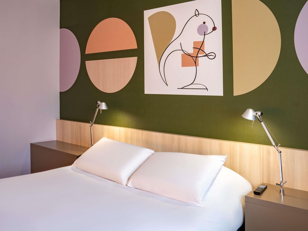 Habitación Estándar - 1 cama doble del hotel Ibis Styles Guéret. Foto 1